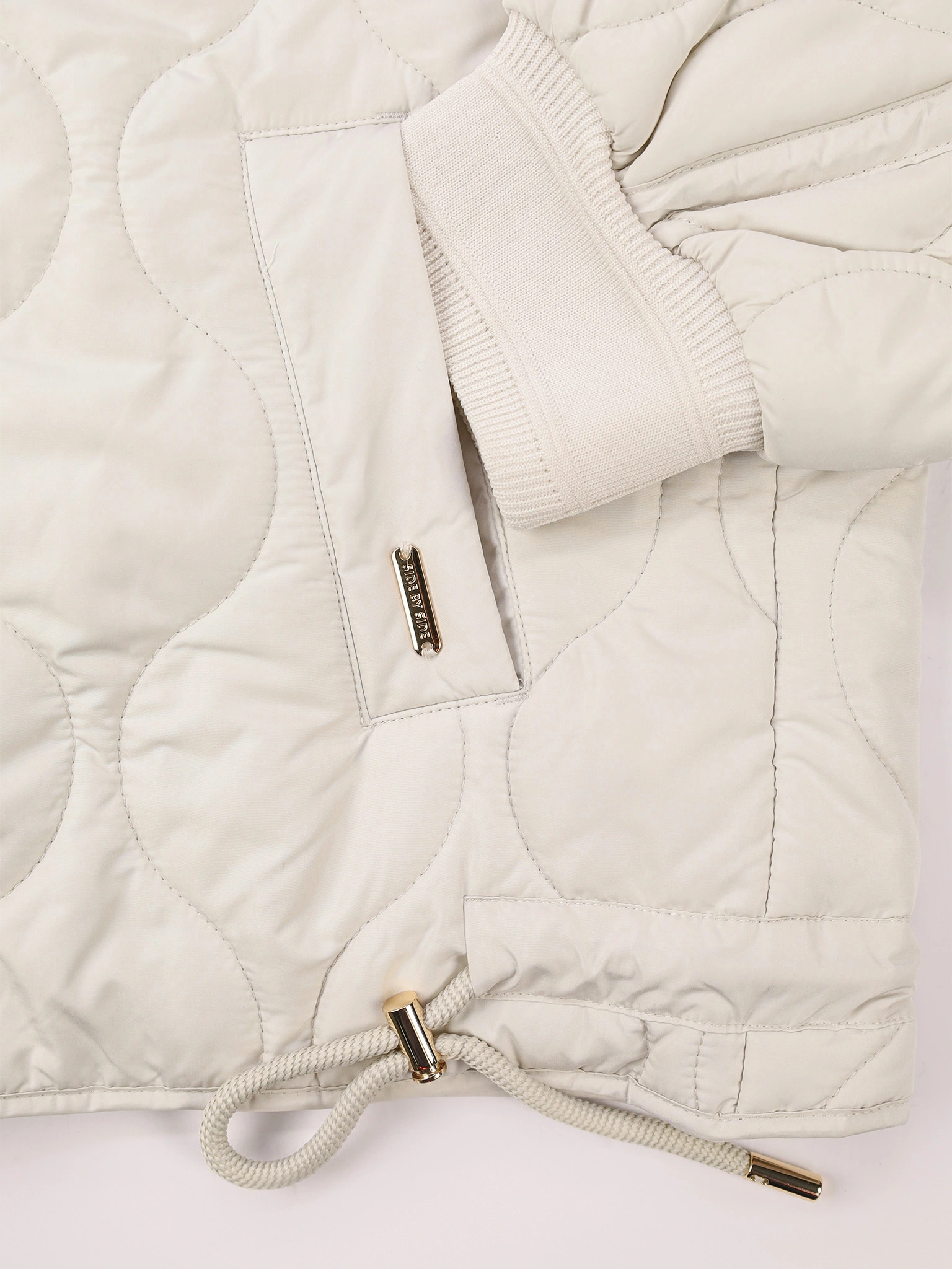 Куртка укороченная серого цвета свободного кроя